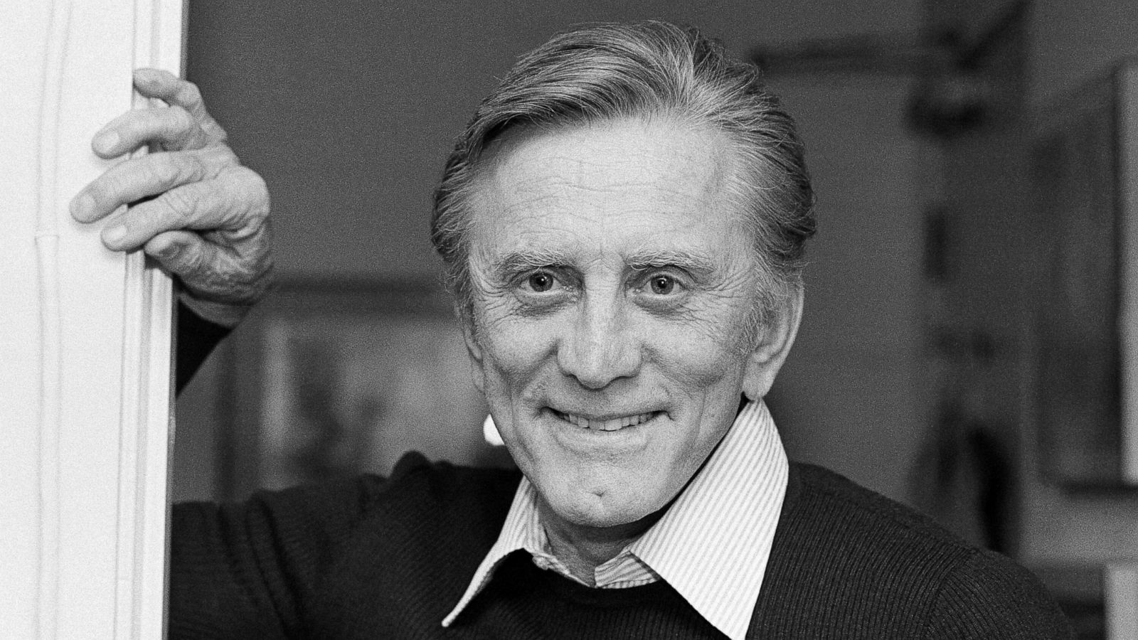 Neo-McCarthyite Witchhunters Hypocritically Mourn Kirk Douglas